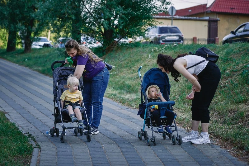 прогулочная коляска