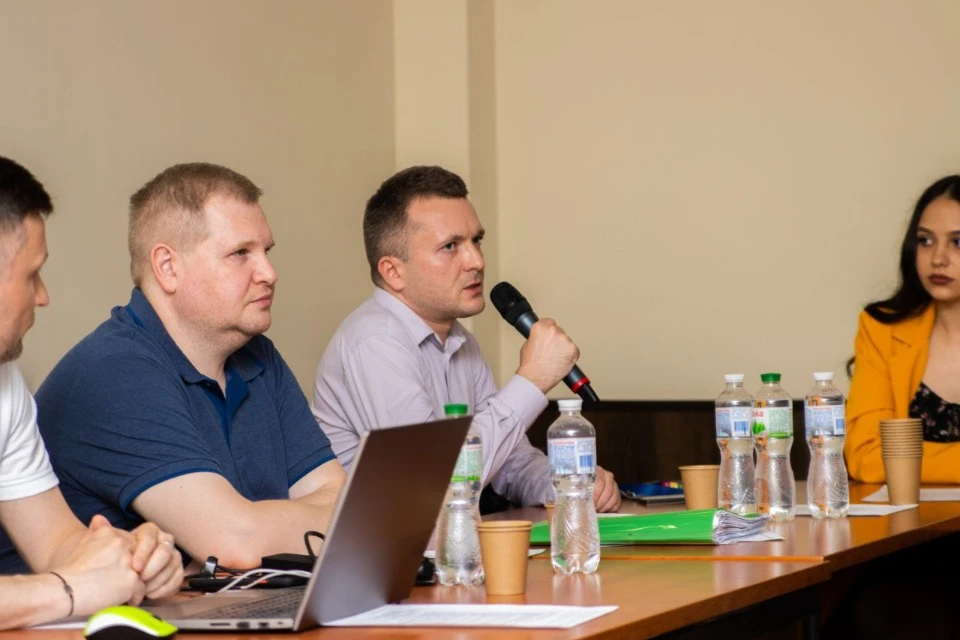 Круглий стіл Можливості для вашого бізнесу. Успішні кейс.  и та історії у Дніпрі. Авторка фото: Ав