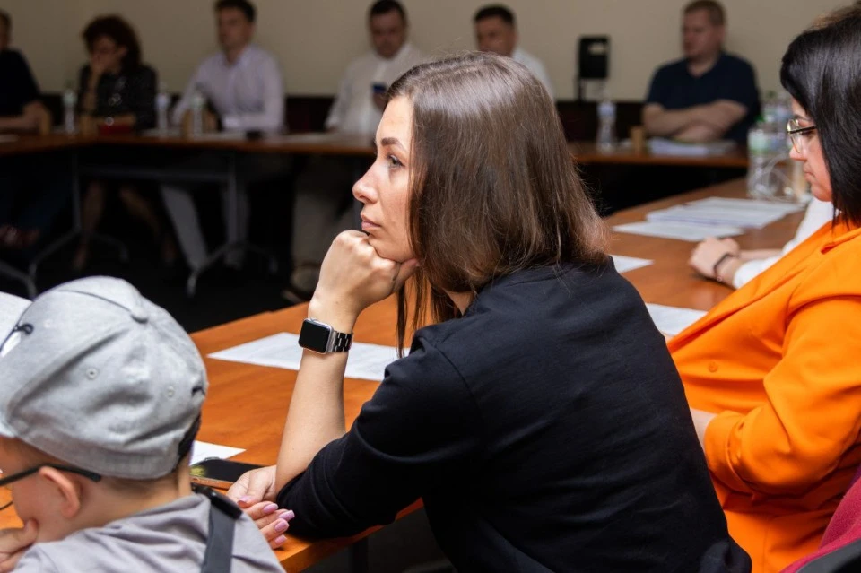 Круглий стіл Можливості для вашого бізнесу. Успішні кейс.  и та історії у Дніпрі. Авторка фото: Ав