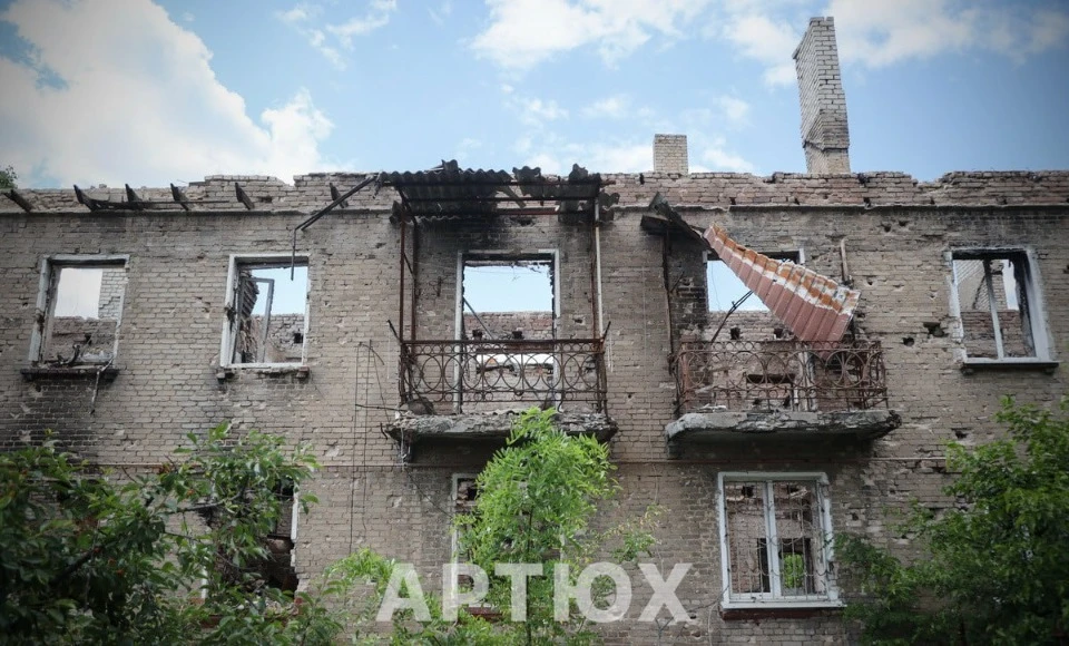 Зруйновані багатоповерхівки в тимчасово окупованому Рубіжному