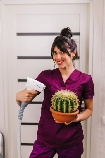 Тетяна змогла вивезти апарат для лазерної епіляції