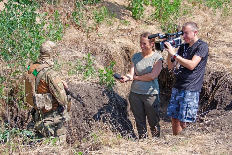 Робота у прифронті/Володимир Мазур