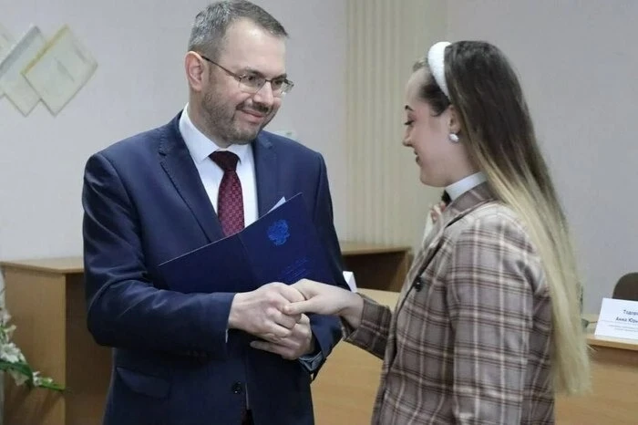 Presentation of diplomas in Luhansk, photo is from information resources controlled by the occupiers