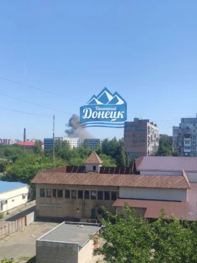 Прильоти в тимчасово окупованому Донецьку в районі заводу Топаз