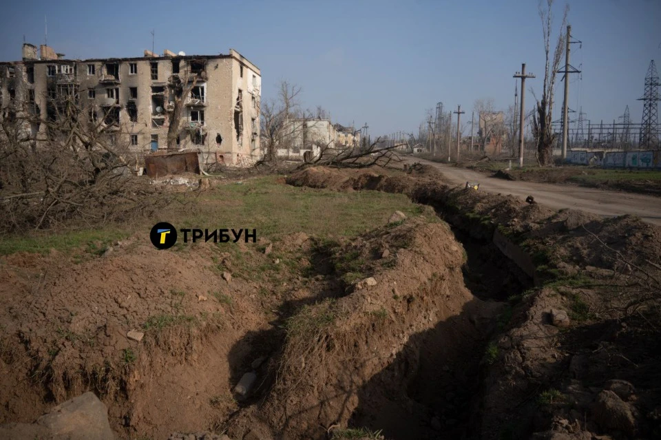 Оборонні окопи в Соледарі