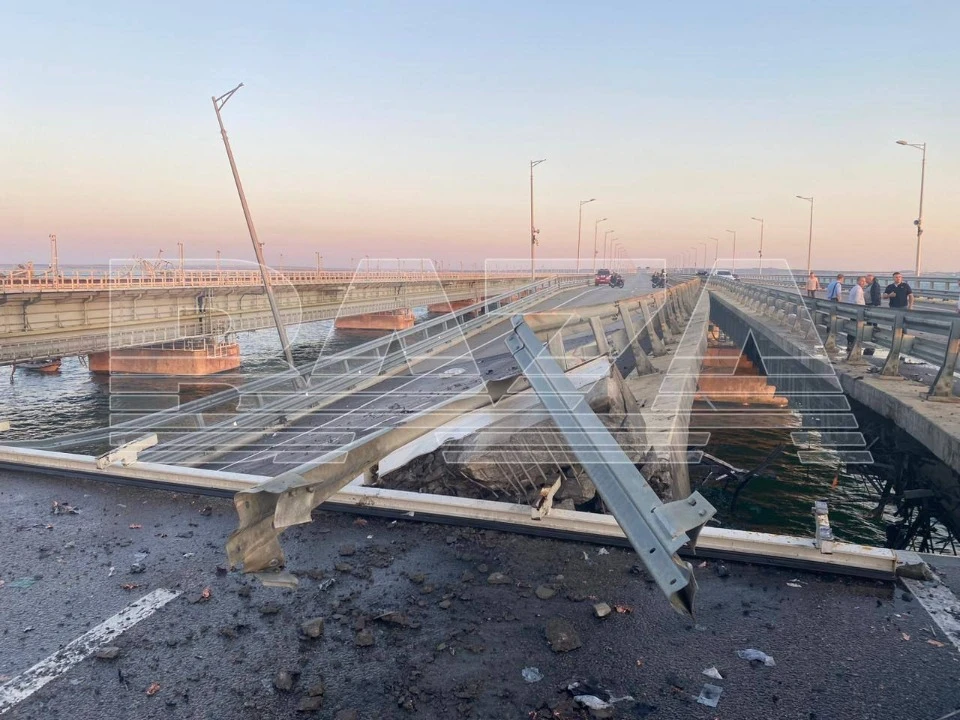 Наслідки удару по Керченському мосту в Криму
