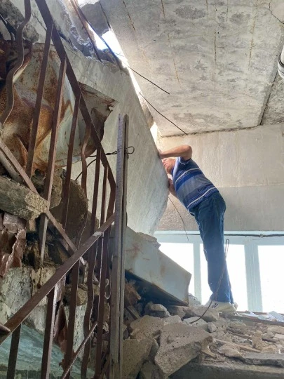 Вигляд 7 під'їзд будинку по вулиці Курчатова 5. 