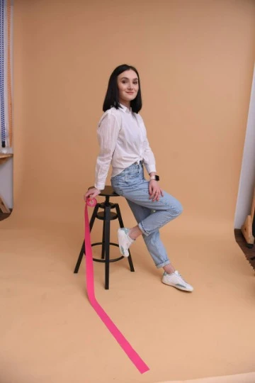 Майстриня з тейпування Даша