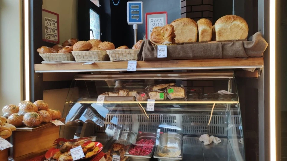 Асортимент продукції в закладі харчування Шале, що продовжує роботу в тимчасово окупованому Сєвєро