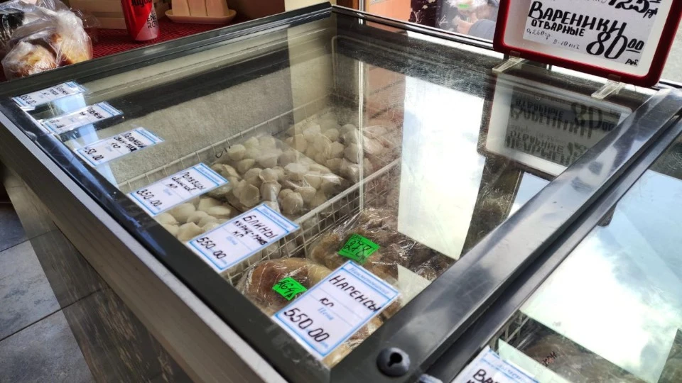 Асортимент продукції в закладі харчування Шале, що продовжує роботу в тимчасово окупованому Сєвєро