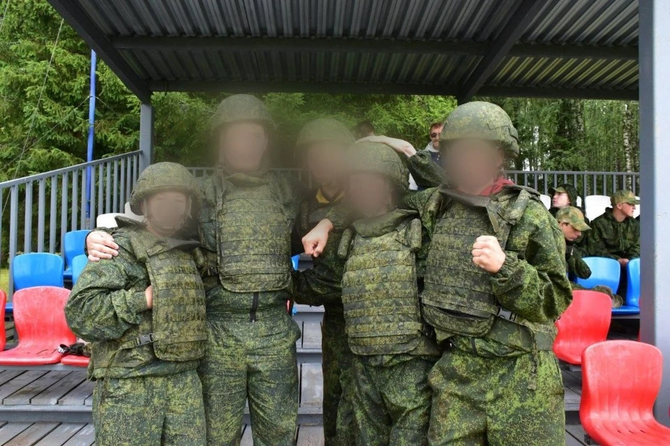 Школярі з Міловського району на військовому полігоні в Росії