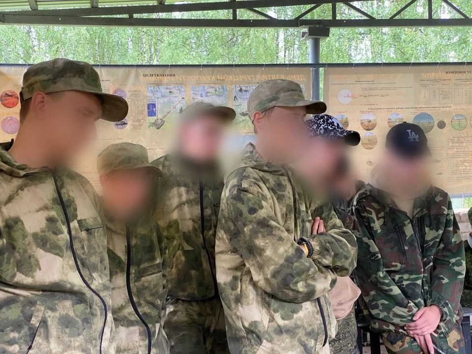 Школярі з Міловського району на військовому полігоні в Росії