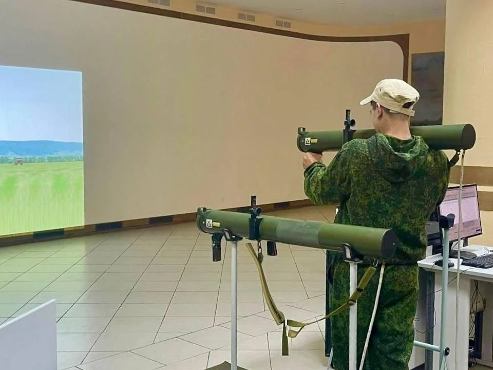 Школярі з Міловського району на військовому полігоні в Росії