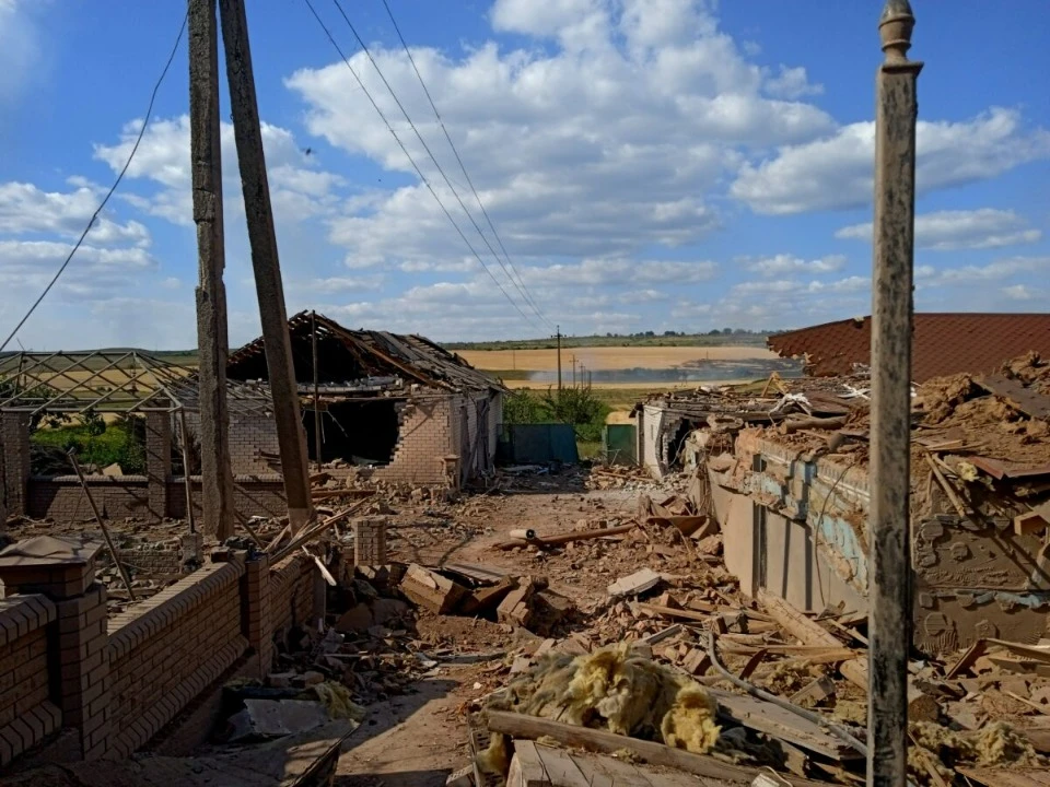 Зруйнований будинок у Верхньокам’янському, що неподалік Лисичанська. Липень 2022. Вікторія Рощина/Гр