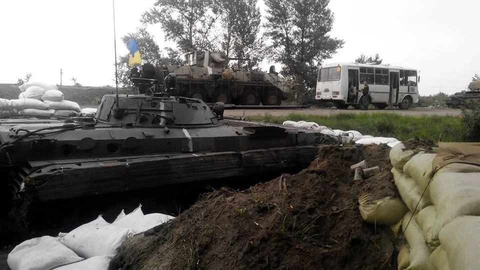 Блокпост бійців 51 омбр і підрозділу НГУ неподалік Рубіжного. Літо 2014.