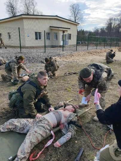 Курси навчання бойового медика, які прохода госпітальєрка Катерина Тьошина