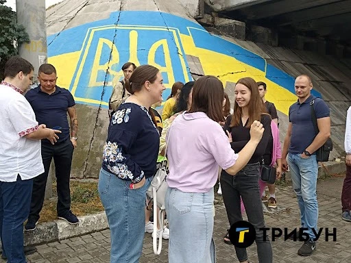Молодь з Луганщини в Дніпрі на святі Дня Української Державності Фото: Facebook/ Анна Расная