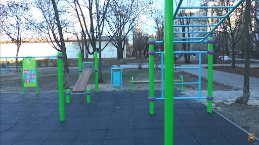 Додатковий спортивний майданчик, який було встановлено в 2021 році за програмою президента України “