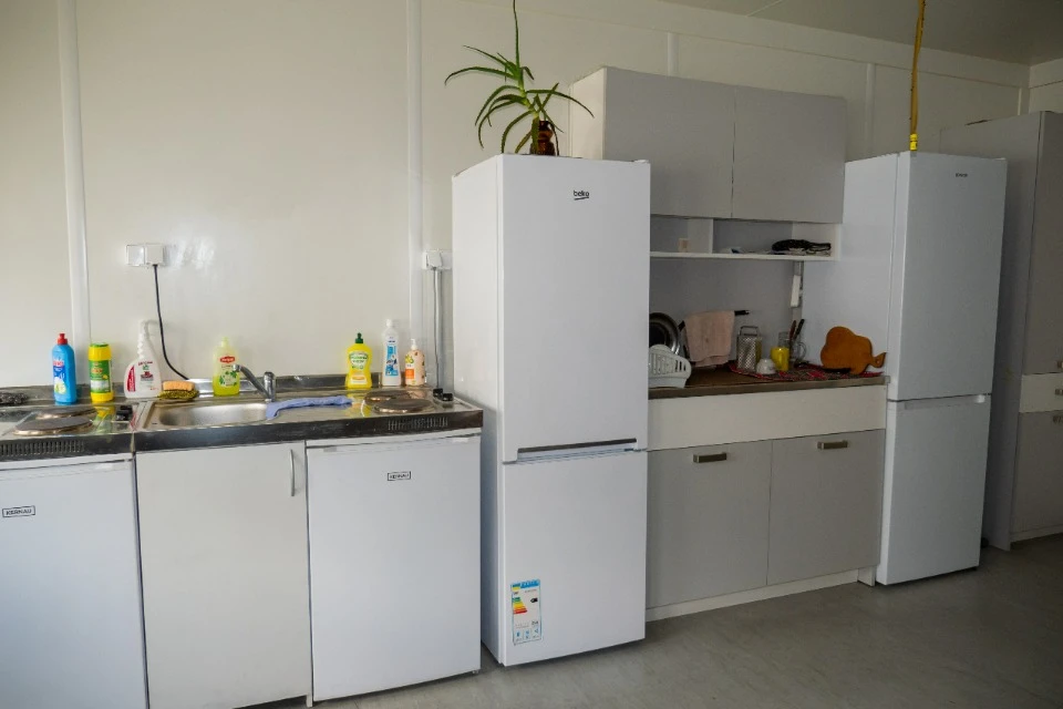 кухню пришлось доукомплектовывать под гражданских