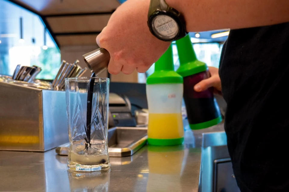 Создание фирменных лимонадов W-Burger