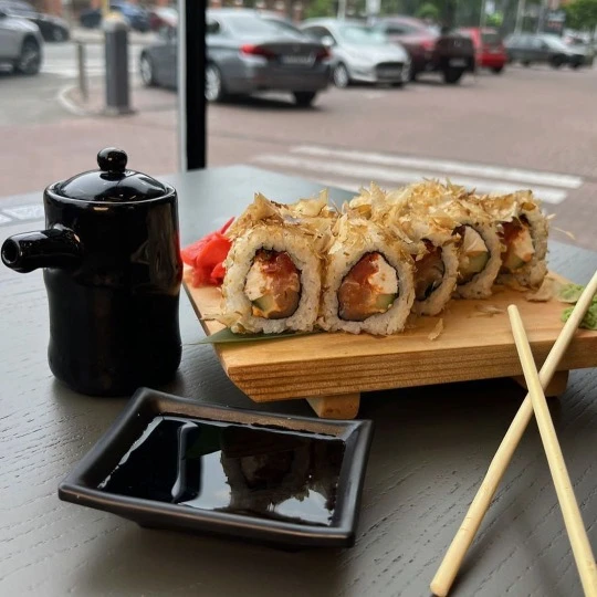 “W-Burger” фирменные роллы