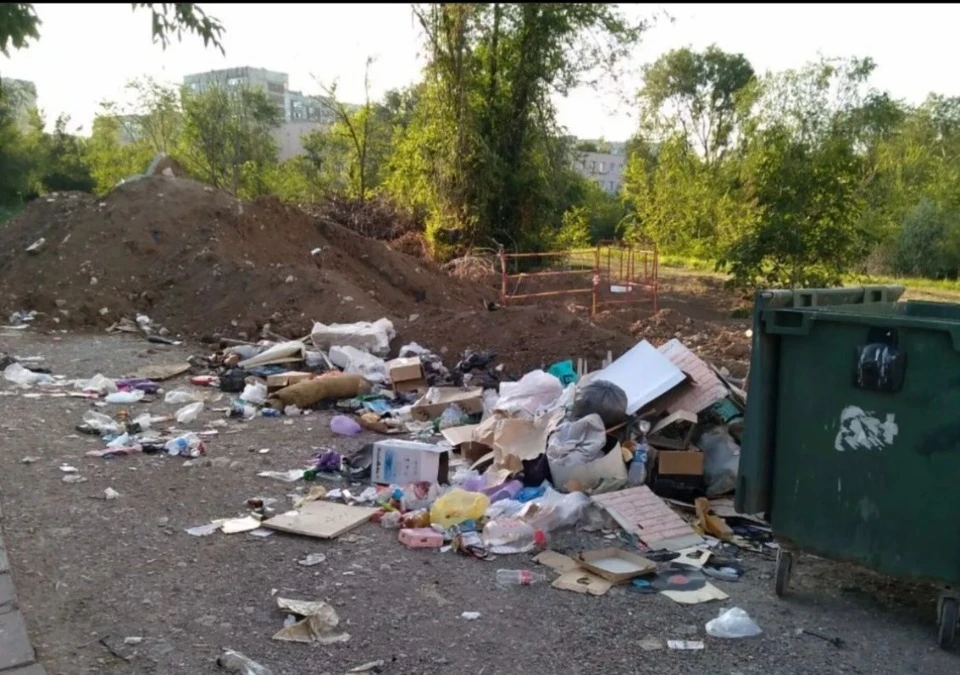 Луганськ у смітті