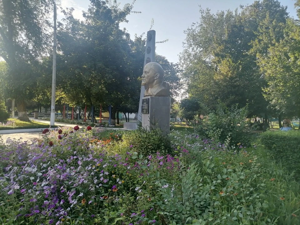 Пам'ятник Леніну в Старобільську