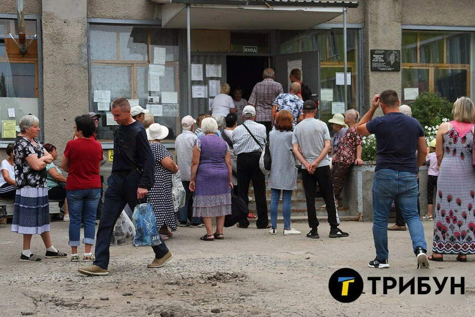 Черги в окупованому Лисичанську