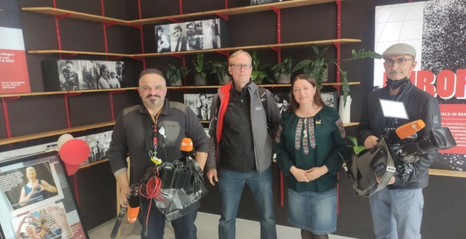 Інформаційна діяльність закордоном