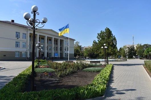 Державний прапор України, м. Сєвєродонецьк, 2021 рік. Фото: Сєвєродонецька МВА.