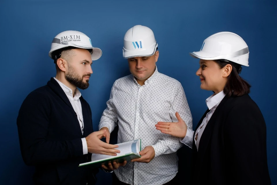 Основатели компании ВМ-ХІМ - Максим, Михаил и Виктория