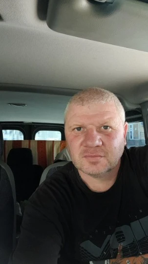 Роман занимается гуманитарными перевозками маломобильных людей