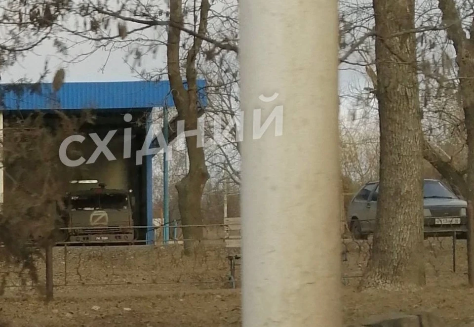 Кадіївка. АТБ на Проспекті до “прильоту”. Фото: Телеграм-канал “Східний”.