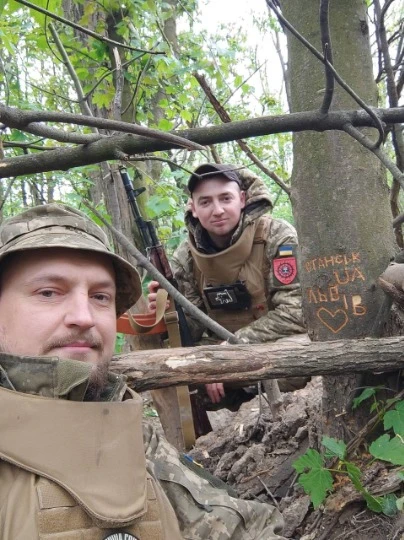 Олександр Биков з побратимом