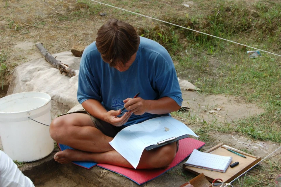 Археологічне дослідження Сергієм Теліженко