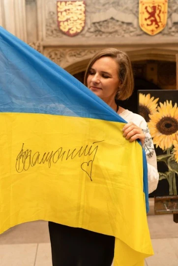 Виставка у Лондоні художниці зі Старобільська Ірини Базикіної