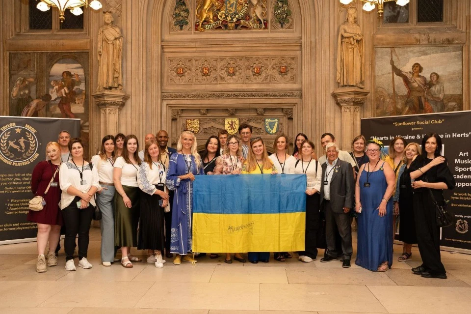 Виставка у Лондоні художниці зі Старобільська Ірини Базикіної