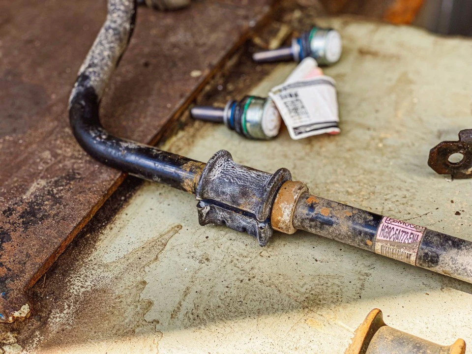 Зачем нужно смазывать втулки стабилизатора