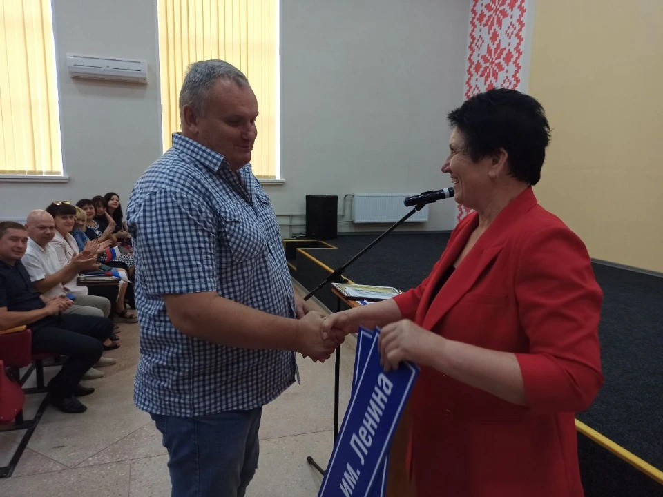 Ігор Беденко з головою Сватівської адміністрації