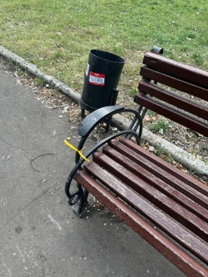 Акція українських активістів руху Жовта стрічка: листівка з написом