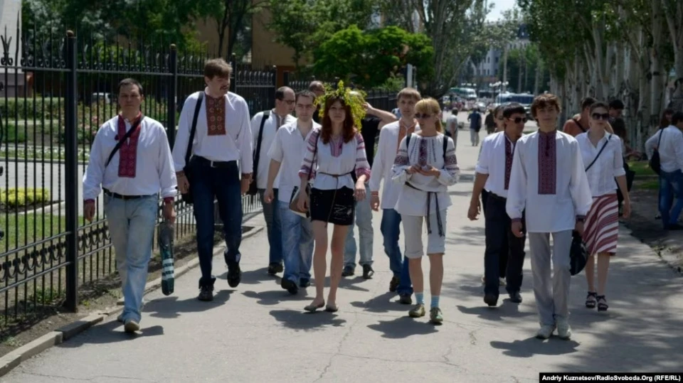 Вишиванкова хода у Луганську/radiosvoboda