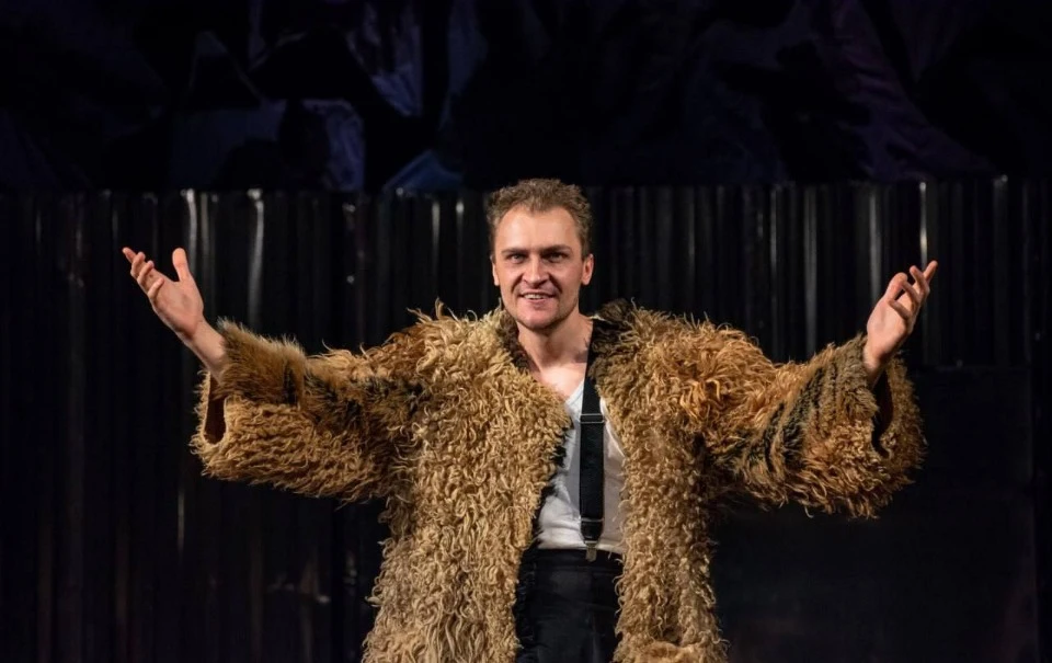 Луганський театр