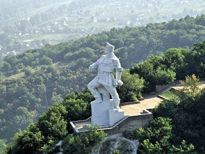 Пам’ятник авторства видатного скульптора Івана Петровича Кавалерідзе/suspilne.media