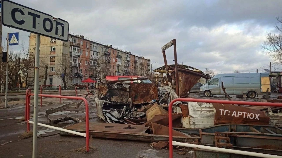 перехрестя на вулиці Визволителів та вулиці Богдана Хмельницького, Рубіжне