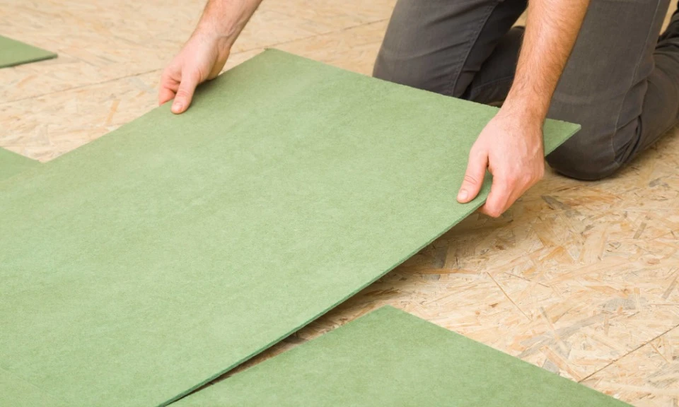 укладка подложки под ламинат