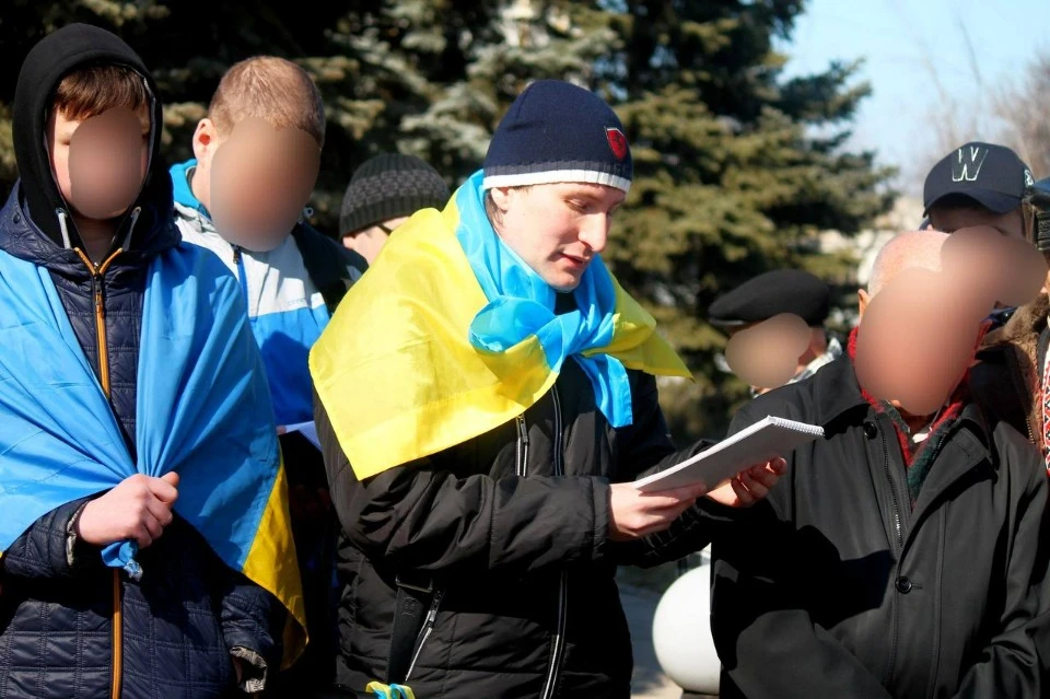 Фото з проукраїнських мітингів, Кадіївка, 2014 рік