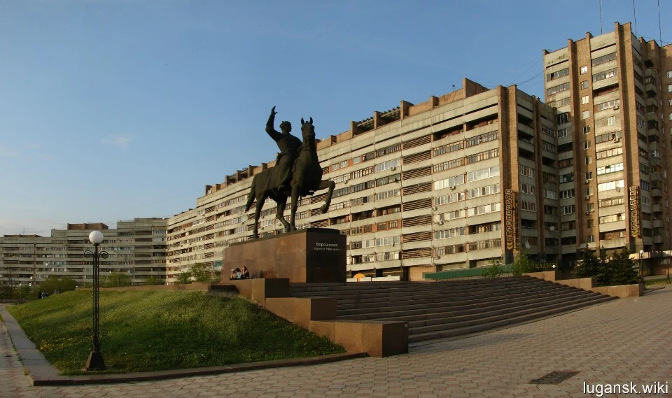 Пам'ятник Климентові Ворошилову