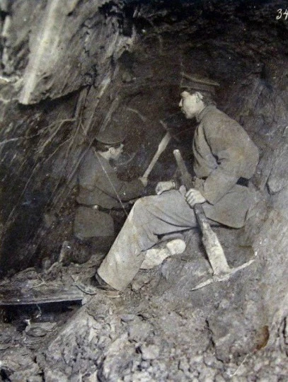 Новий робочий на шахті. Джерело: Лисичанськ.інфо