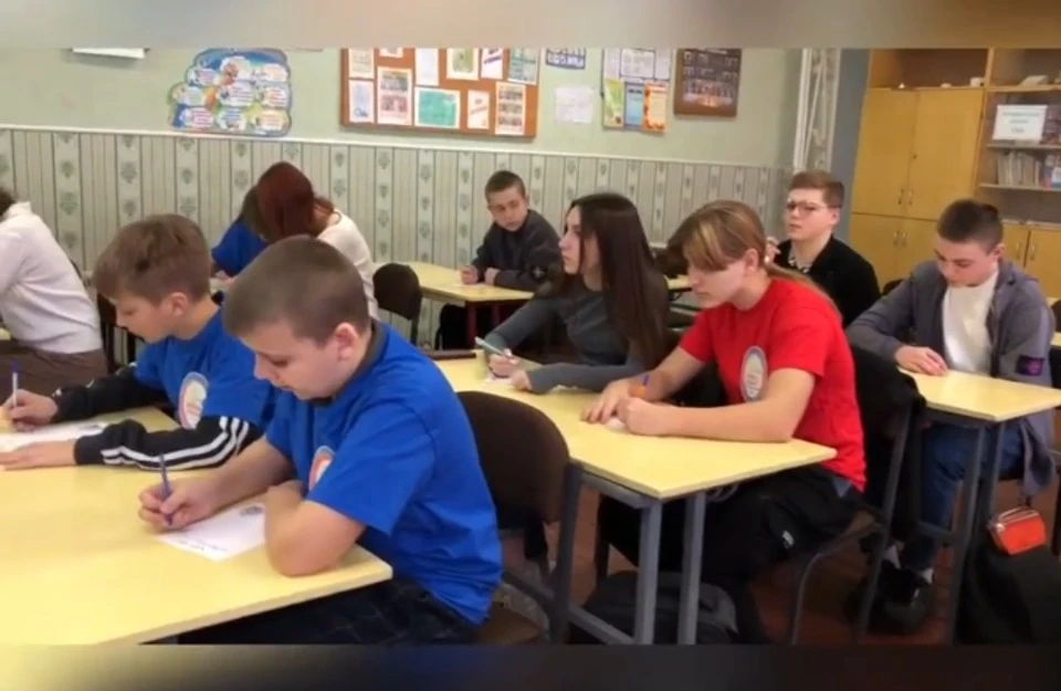 Діти в окупації пишуть листи російським військовим