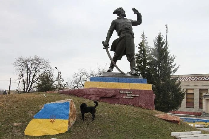 Пам’ятник Кіндрату Булавіну в Трьохізбенці